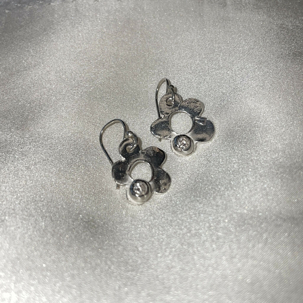 Daisy Drop Sterling Silver Earrings - Image 3