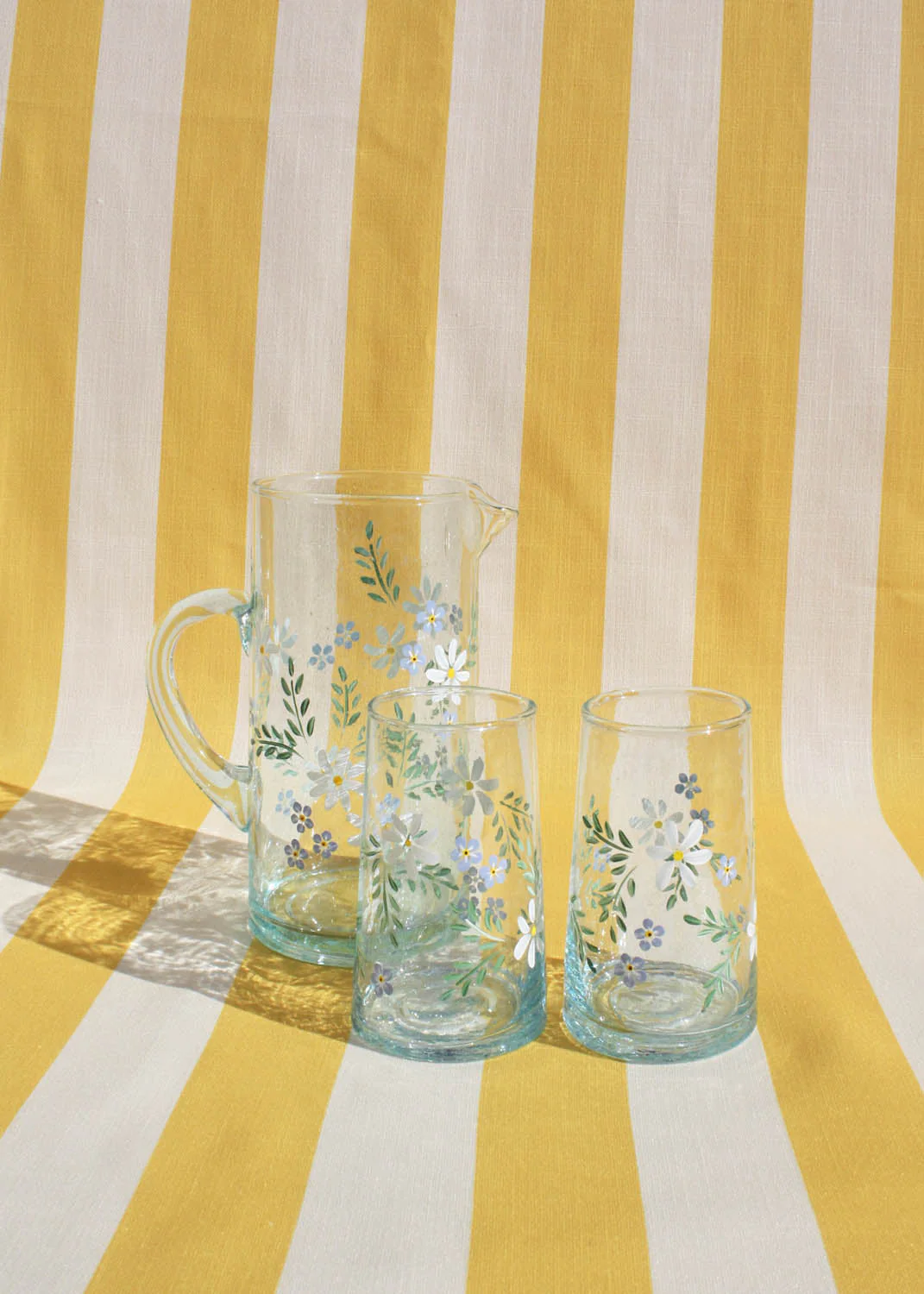 Daisy & forget me nots recycled glass jug - Image 4