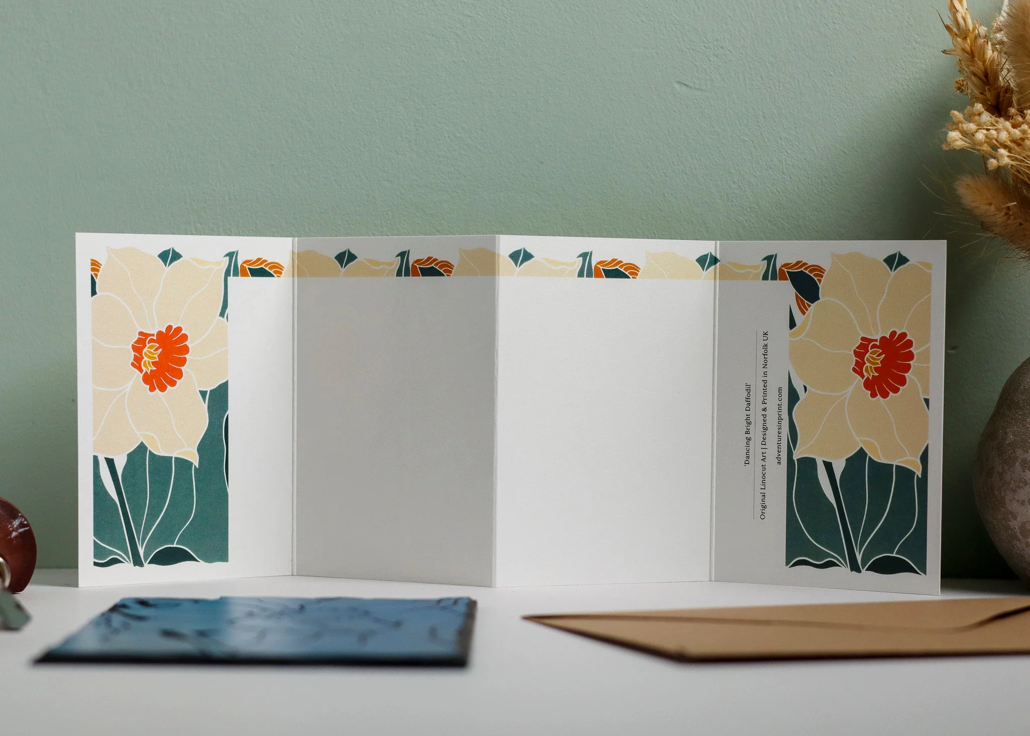 Dancing Bright Daffodil Garland Card | Single Card & Envelope - Image 3