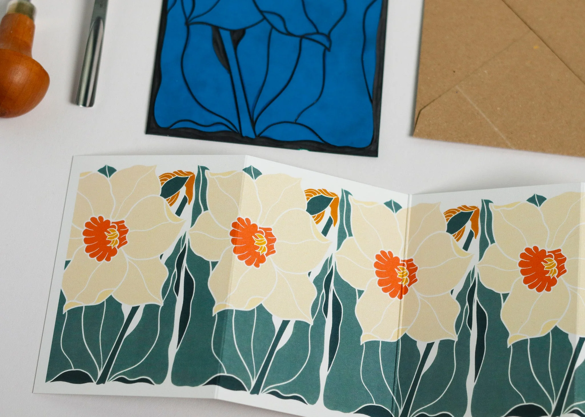 Dancing Bright Daffodil Garland Card | Single Card & Envelope - Image 4