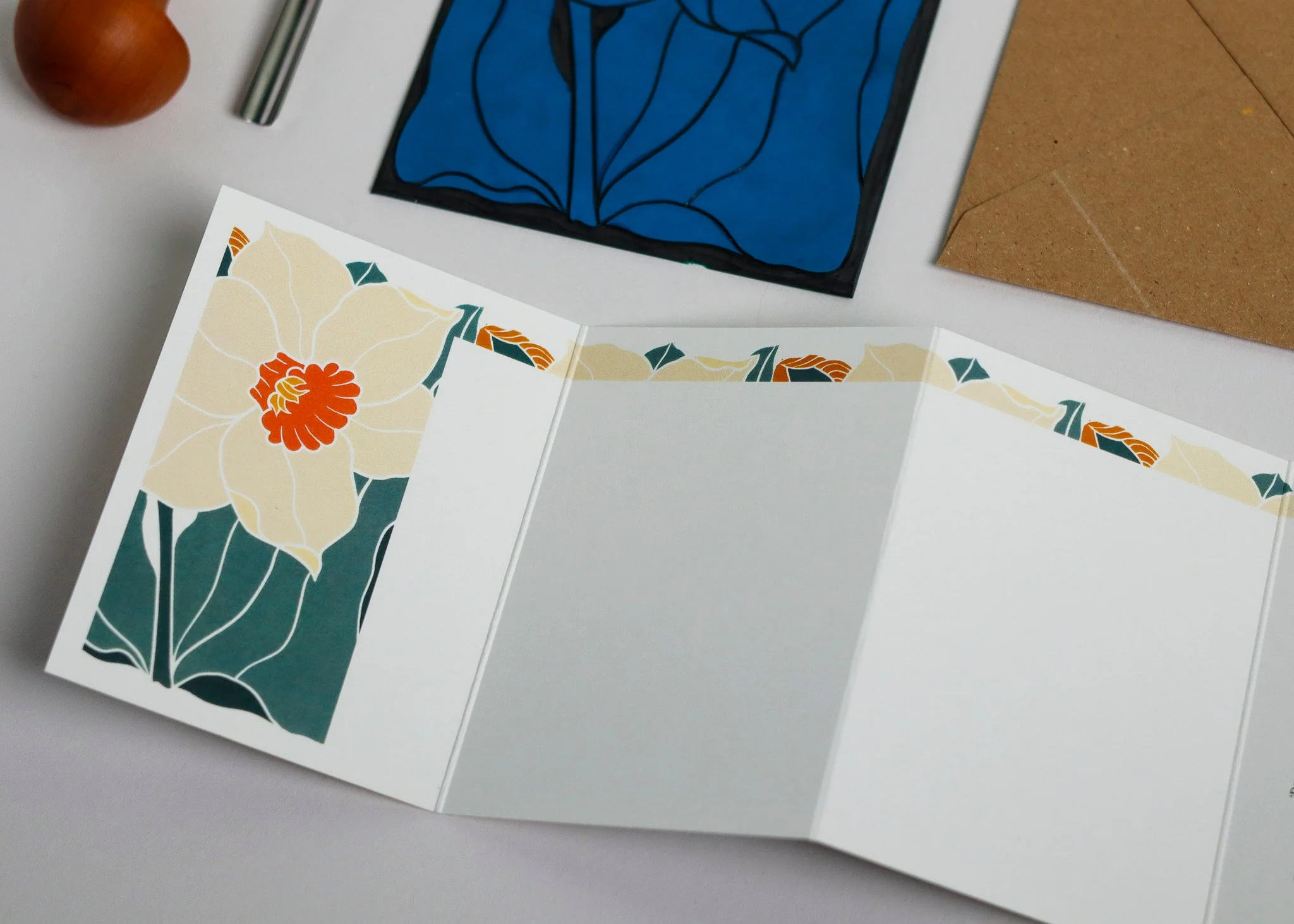 Dancing Bright Daffodil Garland Card | Single Card & Envelope - Image 8