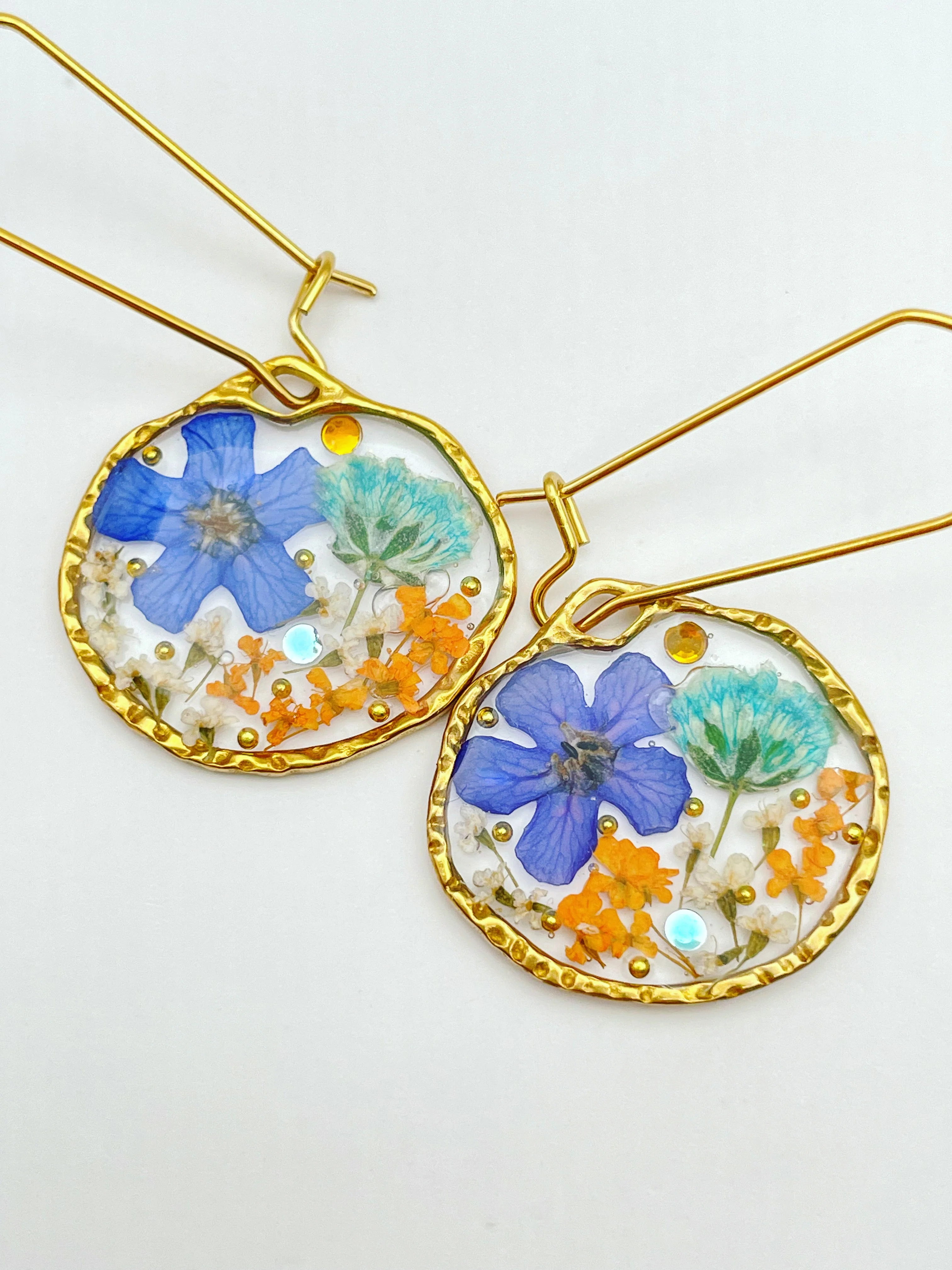 Dangle earrings with flowers in vintage colours - Image 5