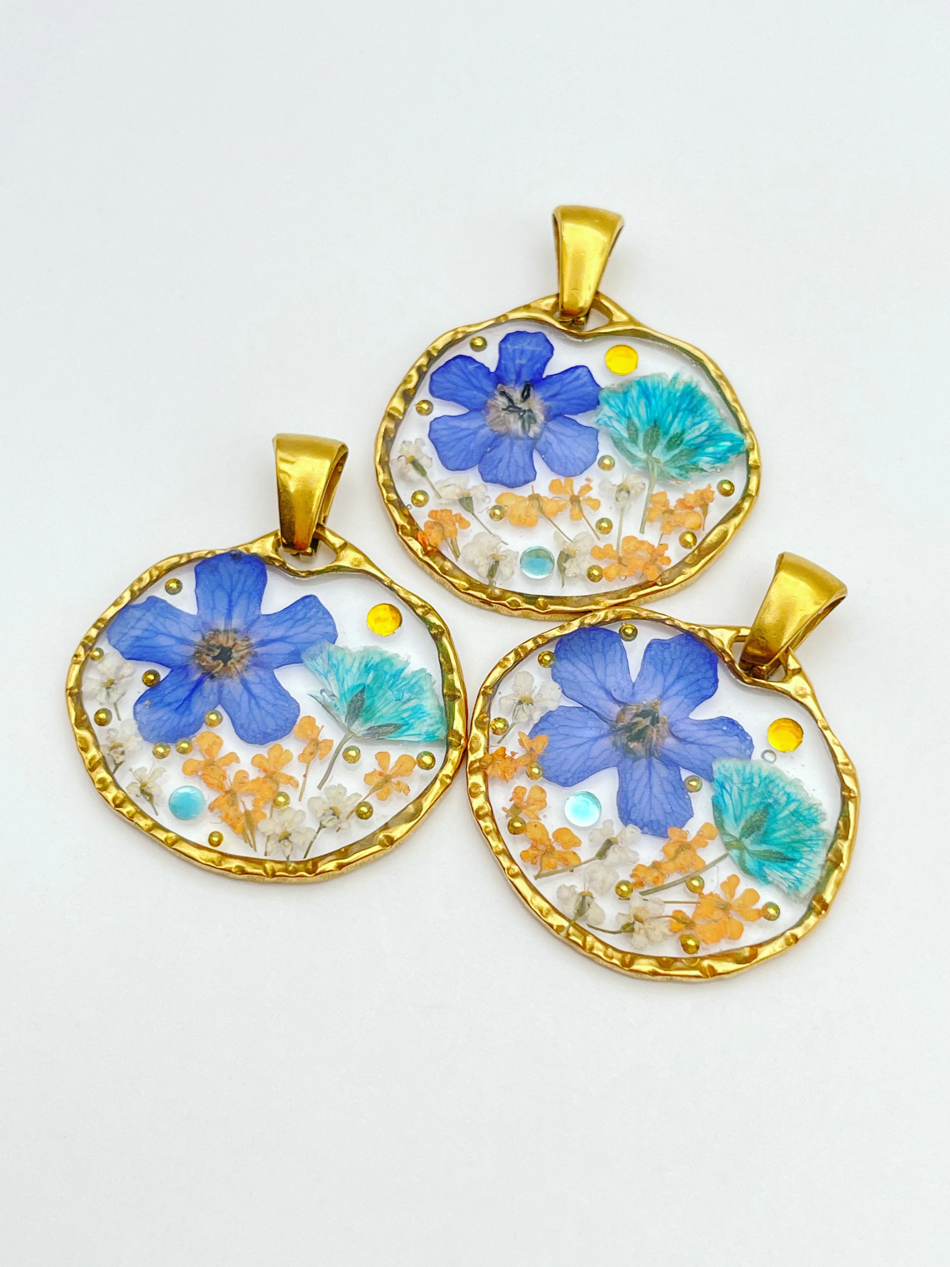 Dangle earrings with flowers in vintage colours - Image 7