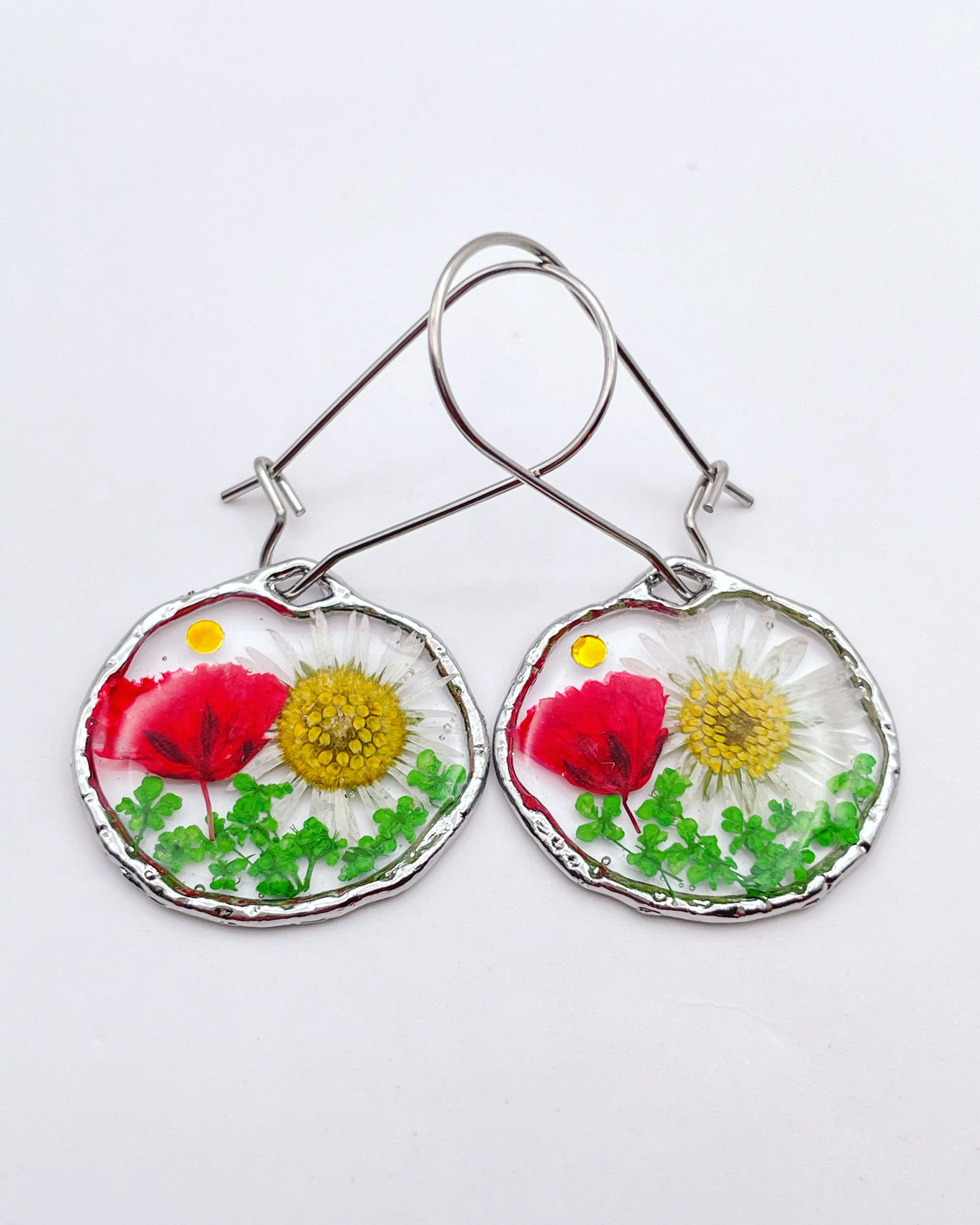 Dangle earrings with poppy and daisy flowers - Image 2