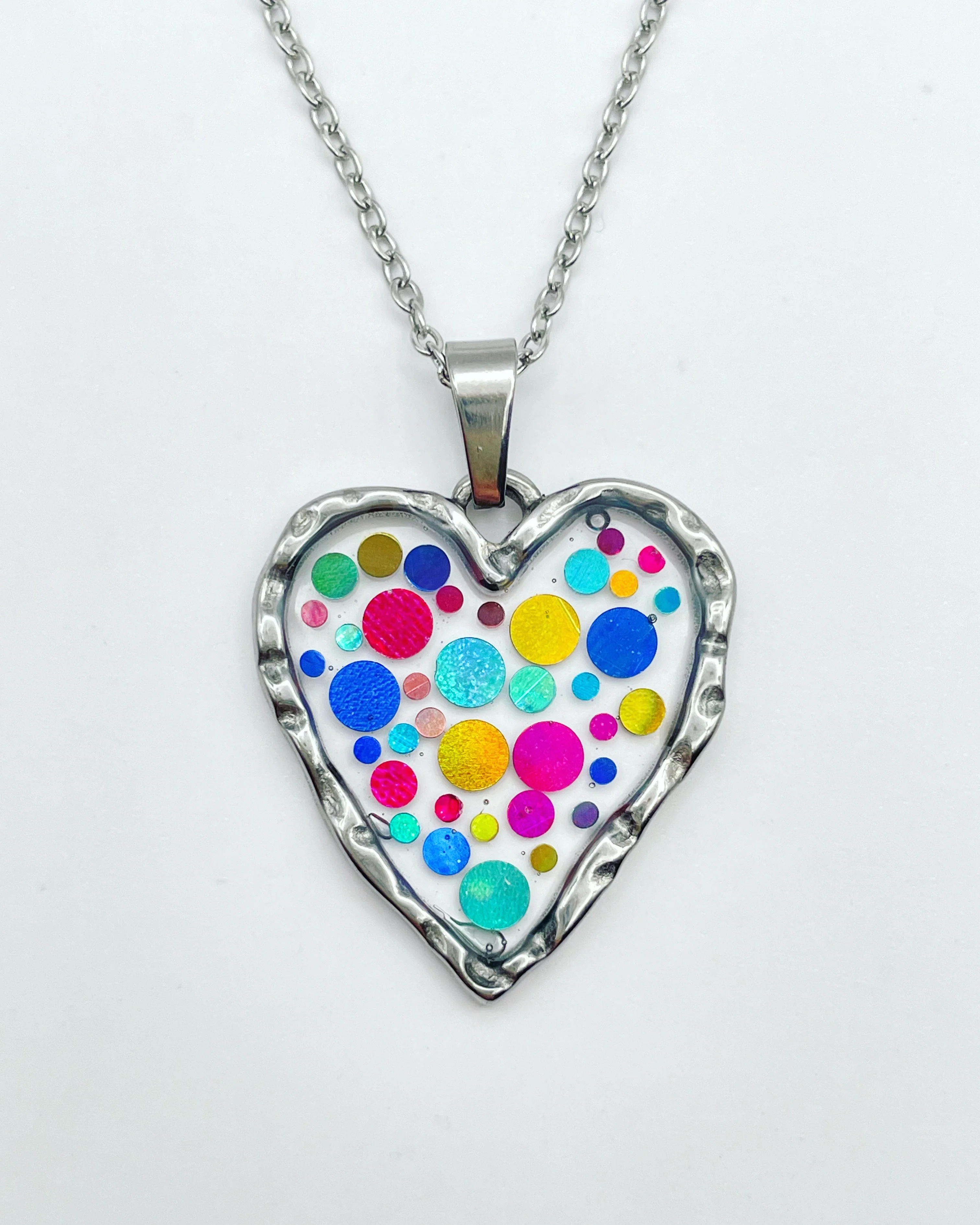 Disco heart necklace with colourful sparkles - Image 3
