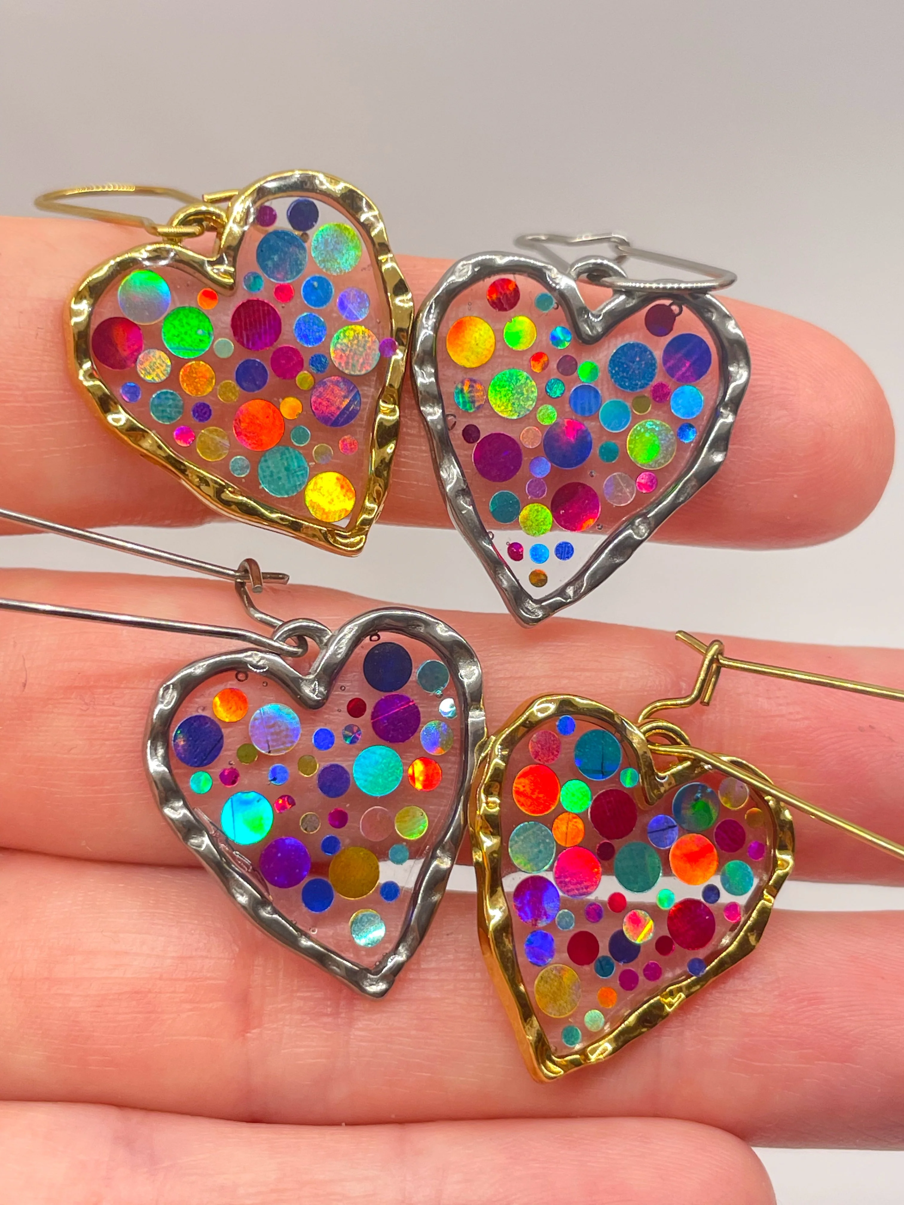 Disco heart necklace with colourful sparkles - Image 4