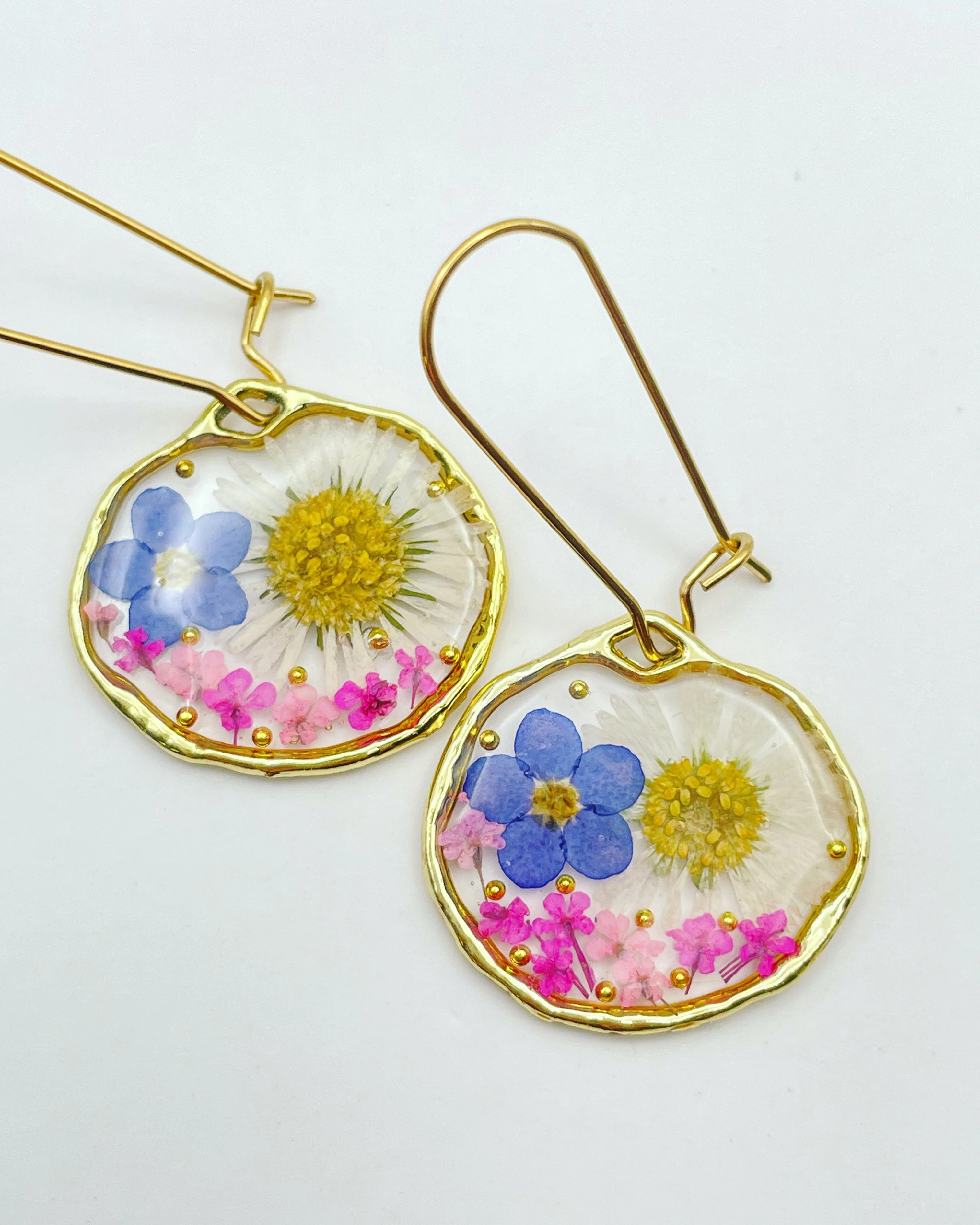 Earrings with daisy and forget me not flowers - Image 7