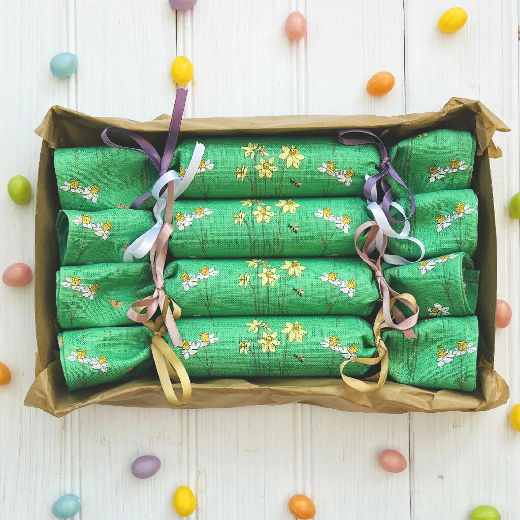 Easter Daffodils Linen Napkin Crackers - Image 2