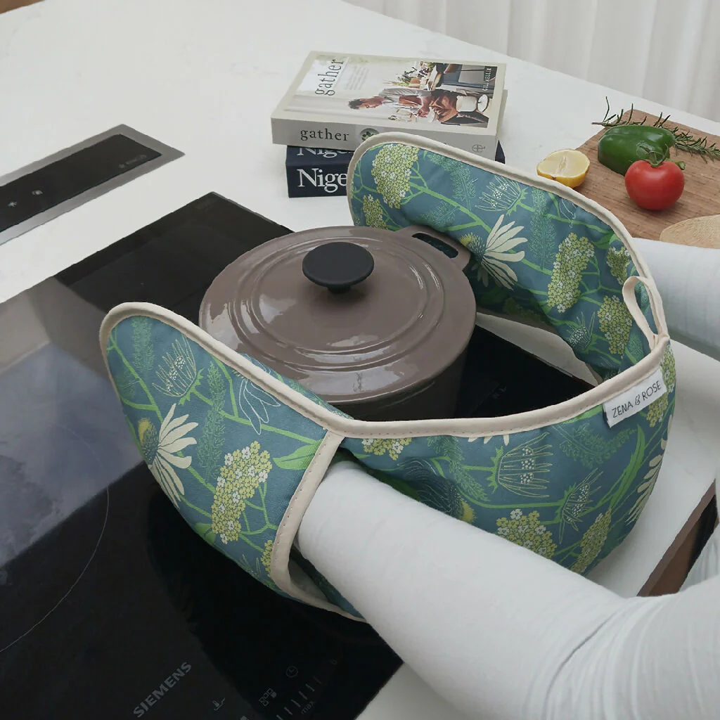 Echinacea flower double oven gloves in blue - Image 2