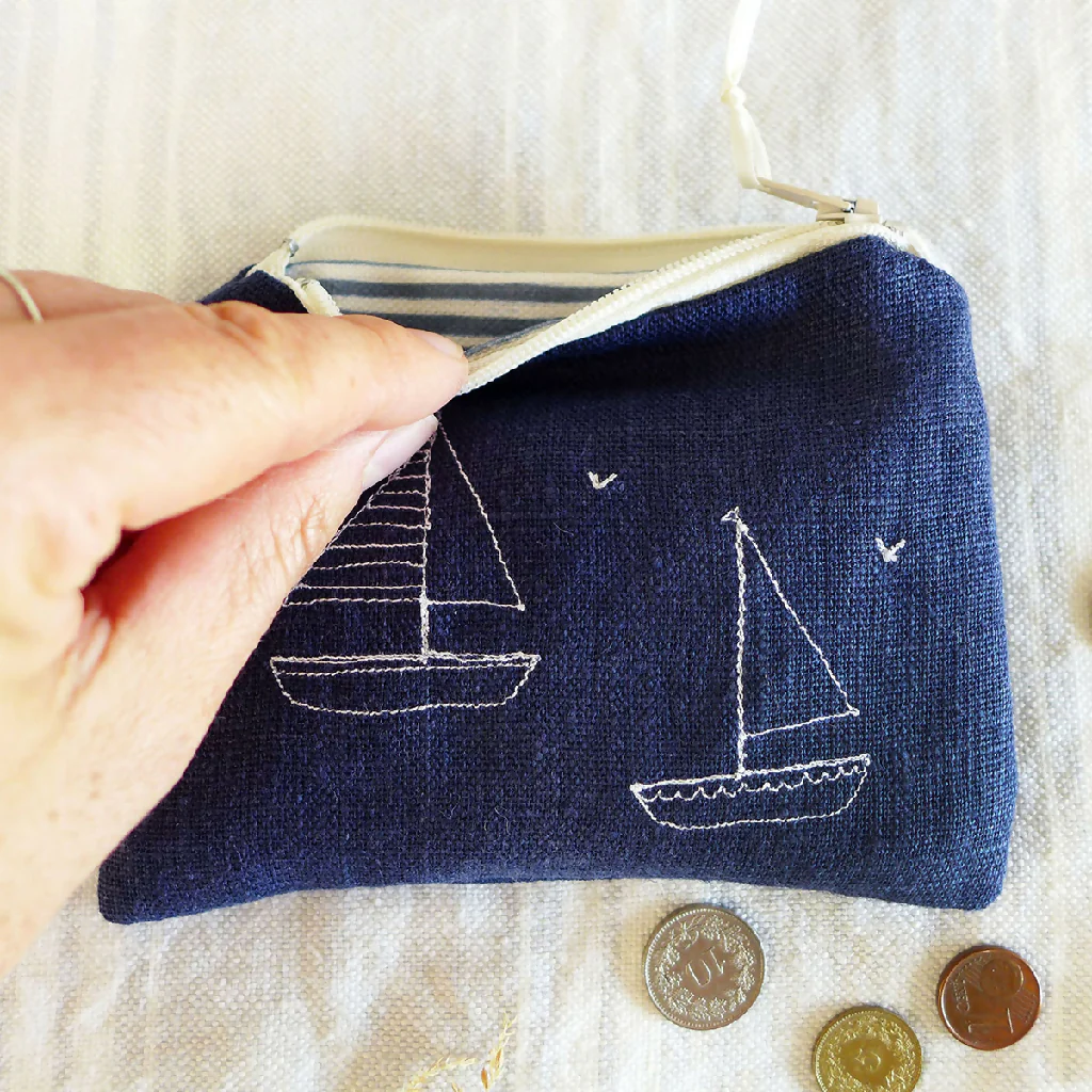 Embroidered Ink Linen Boats Purse - Image 5