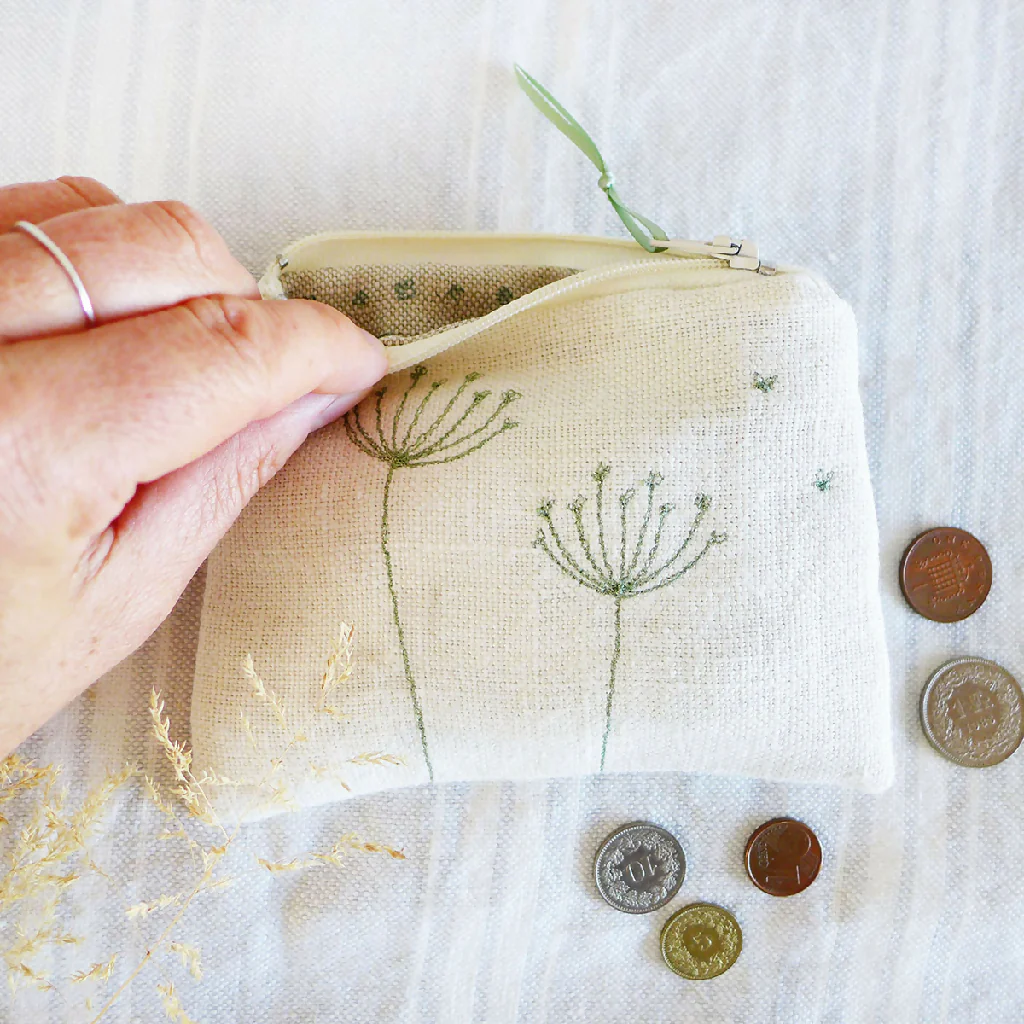 Embroidered Ivory Linen Cow Parsley Purse - Image 3