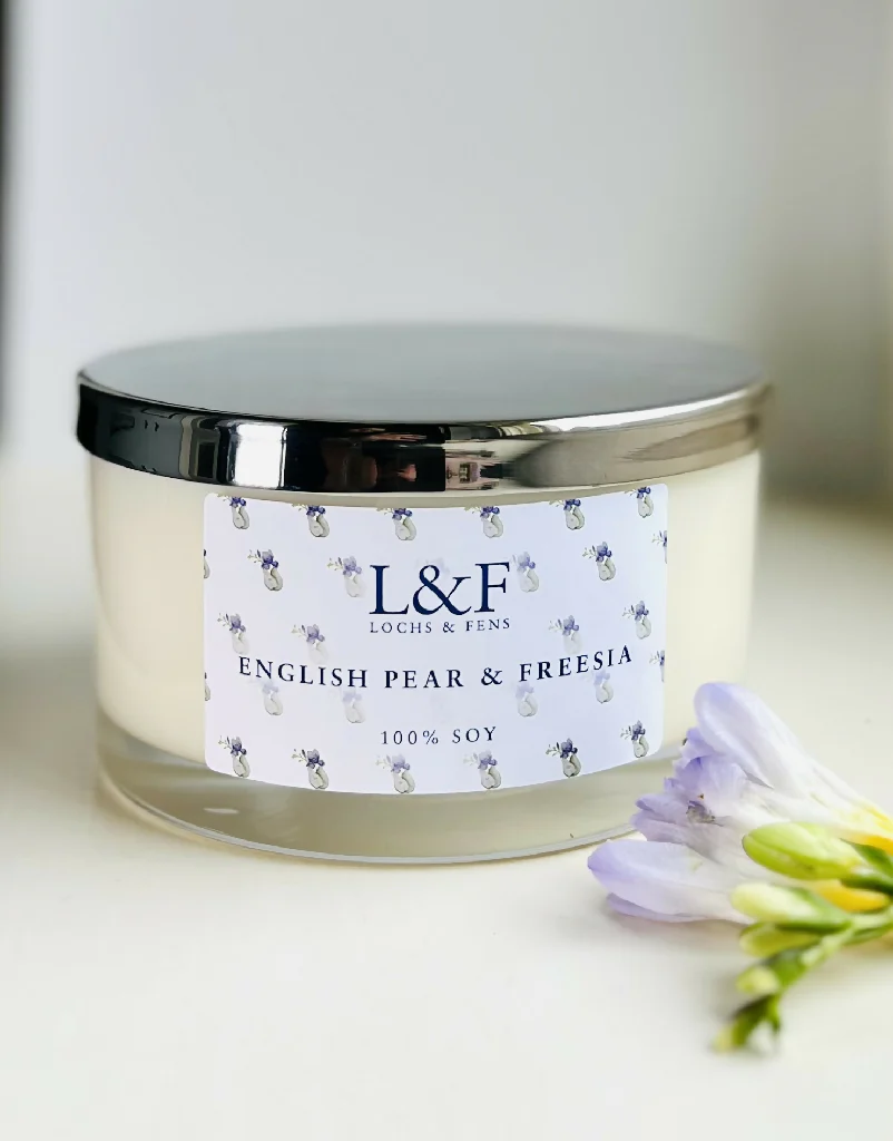 English Pear & Freesia Double Wick Soy Candle - Image 2