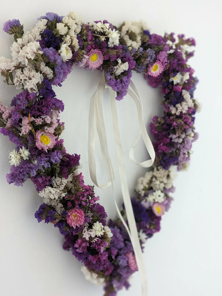 Everlasting Heart – Dried Limonium with Soft Blooms - Image 4