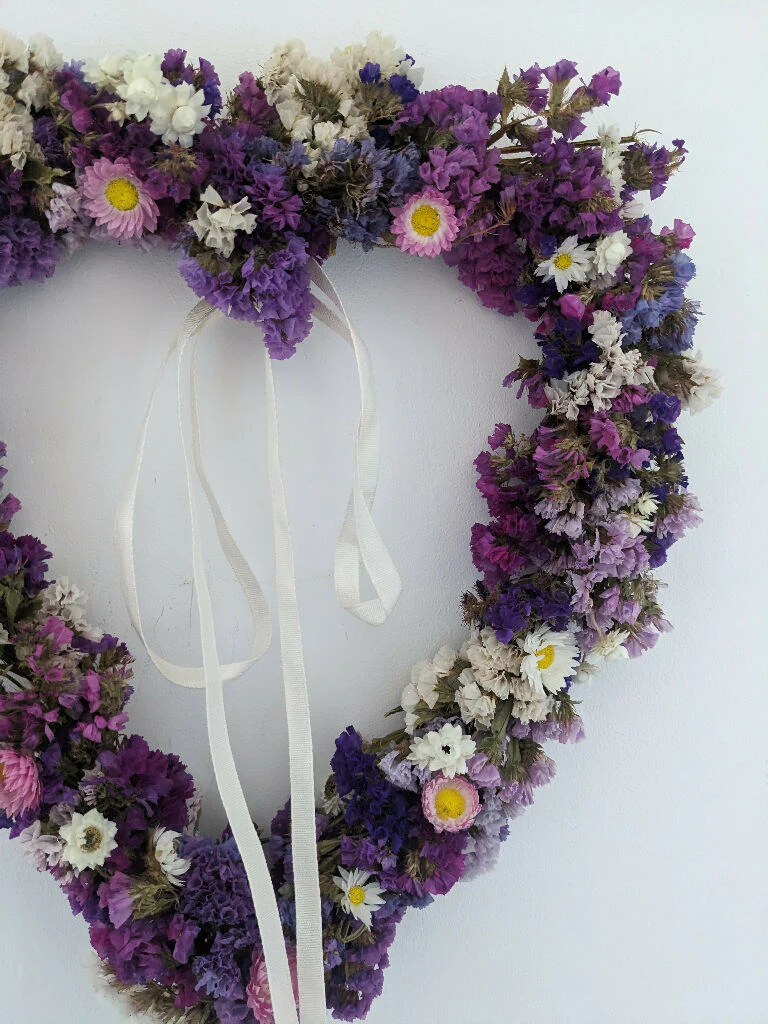 Everlasting Heart – Dried Limonium with Soft Blooms - Image 5