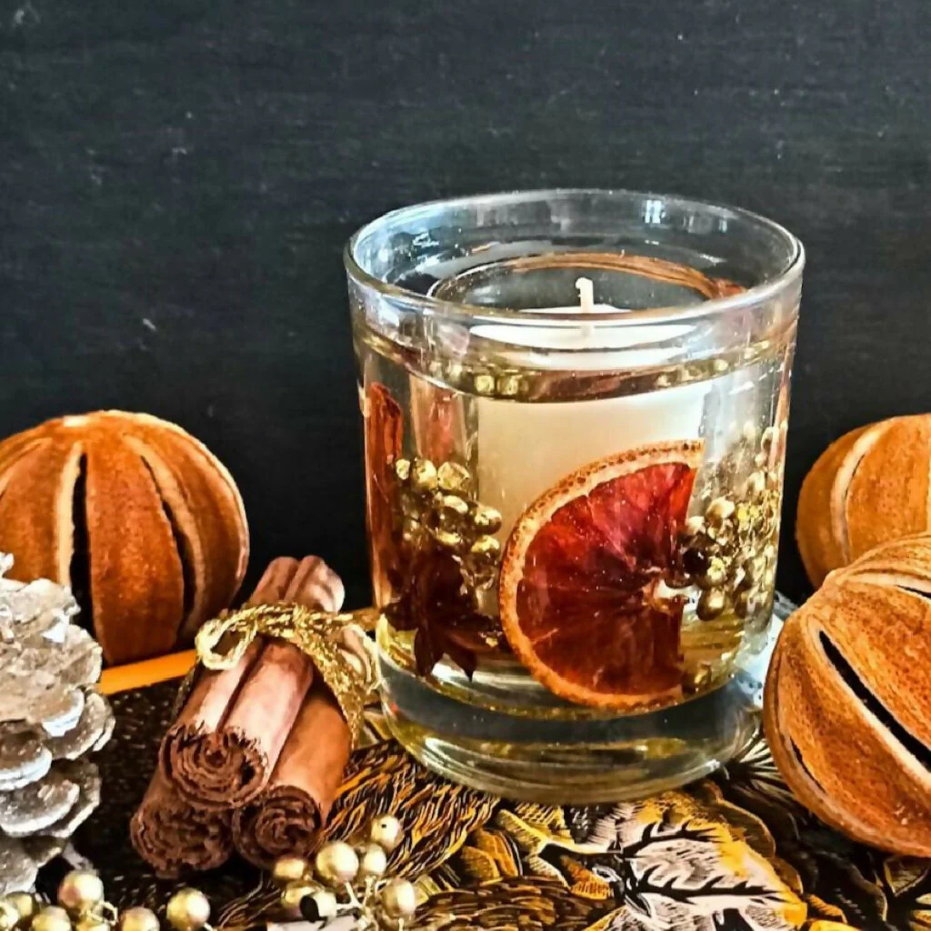 FESTIVE ORANGE AND SPICE BOTANICAL SCENTED CANDLE (MED) - Image 6