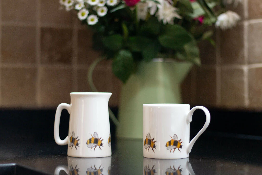 Fine China Bee Mug - Image 3