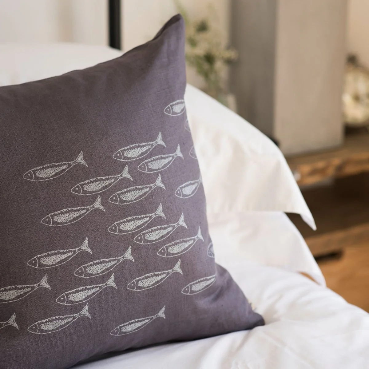 Fish Cushion Pure Linen - Image 3