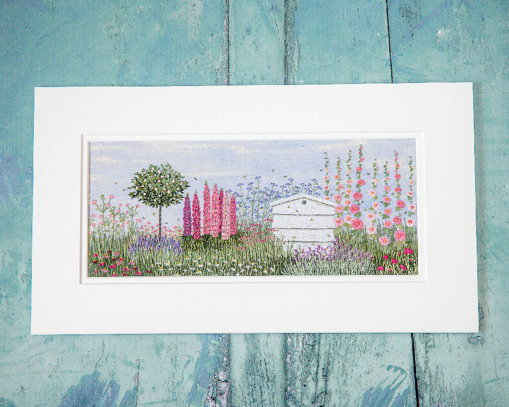 Floral Border & Beehive Embroidery Kit - Image 4