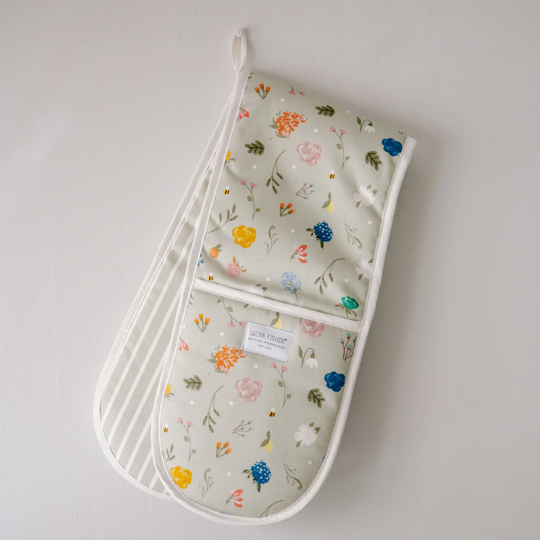 Floral Meadow Oven Gloves - Image 2