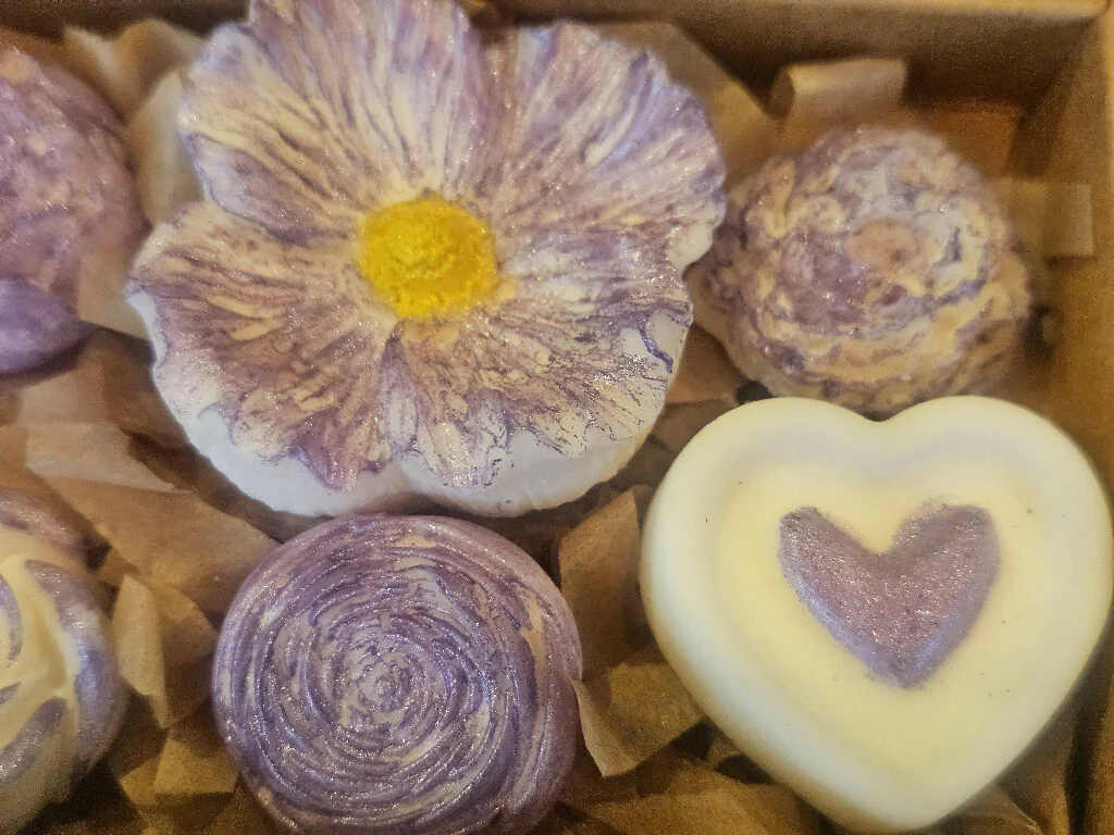 Floral Soy Wax Melt Gift Set – Perfume Inspired, Vegan Friendly - Image 3