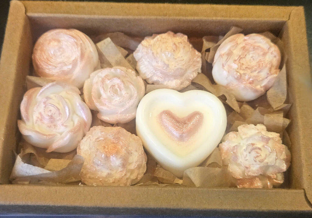 Floral Soy Wax Melt Gift Set – Perfume Inspired, Vegan Friendly - Image 7