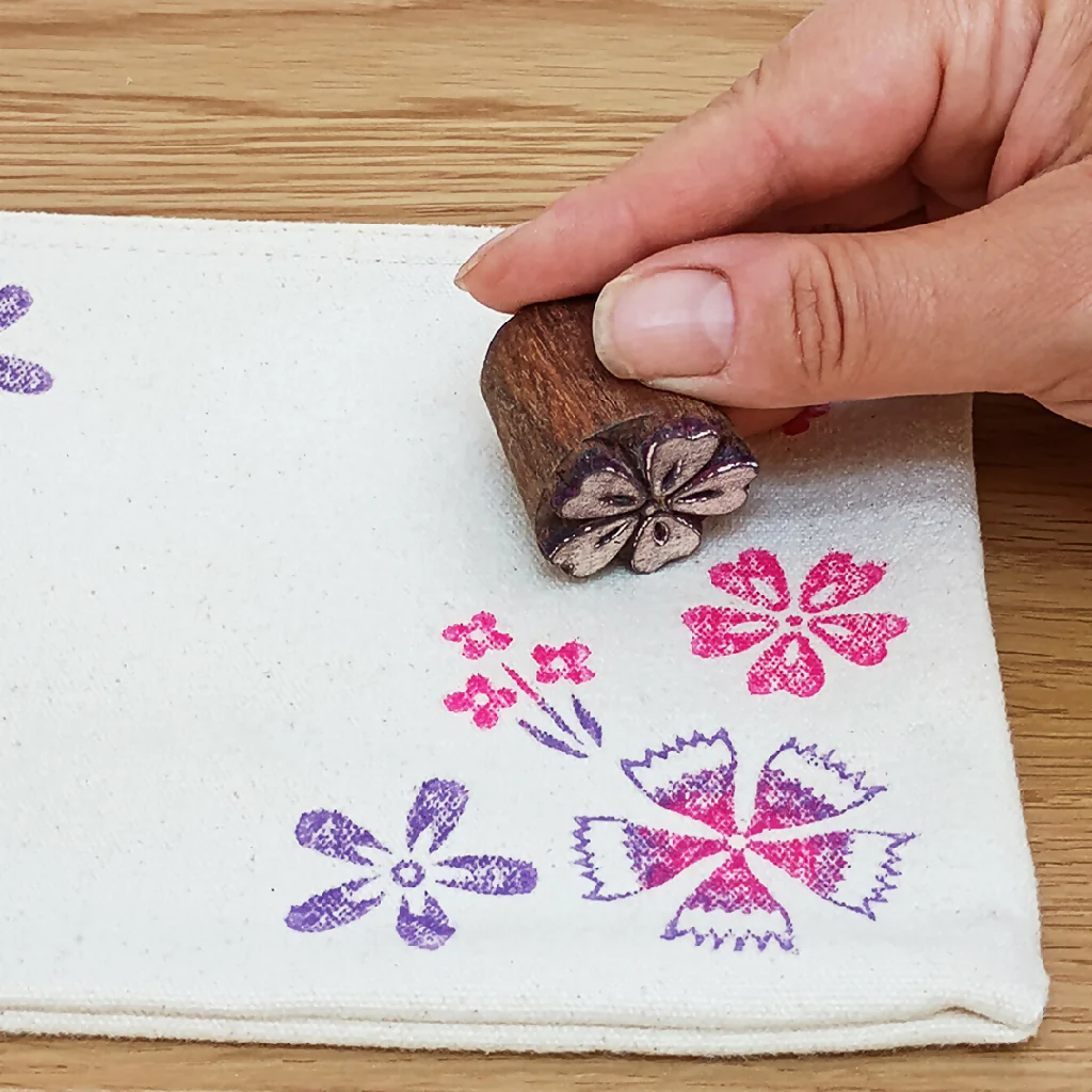 Floral zip bag wood block printing kit - Image 2