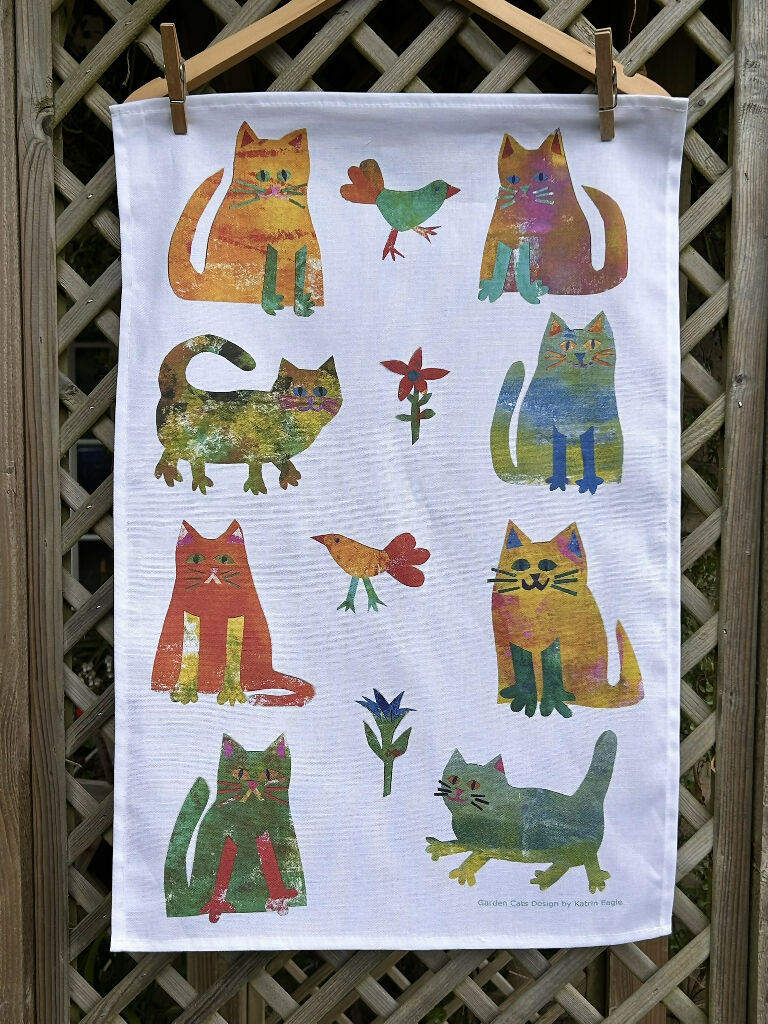 Garden Cats panel tea towel - Image 2