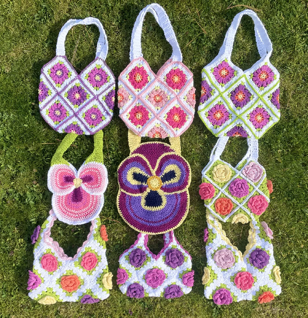 Garden Floral Shoulder Hand Bag in Purple - Image 4