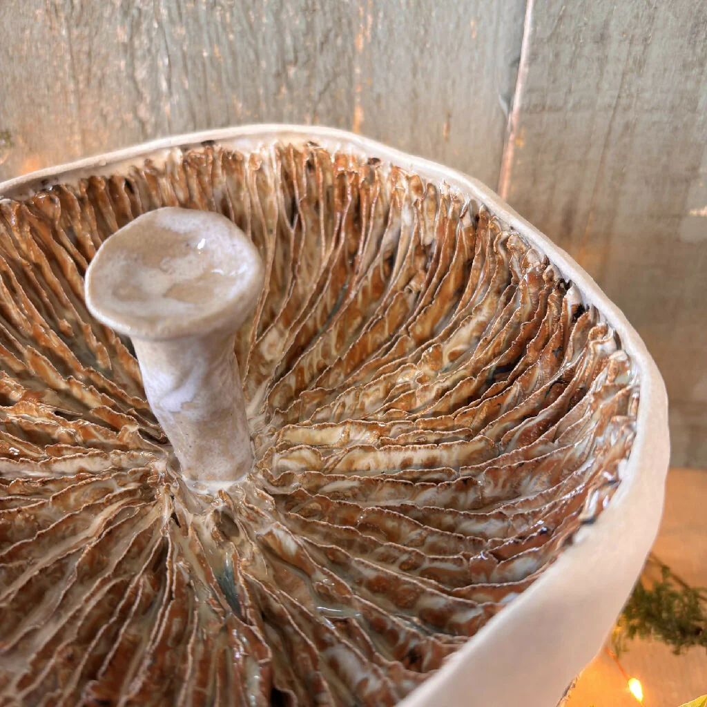 Giant field mushroom ceramic - Image 2