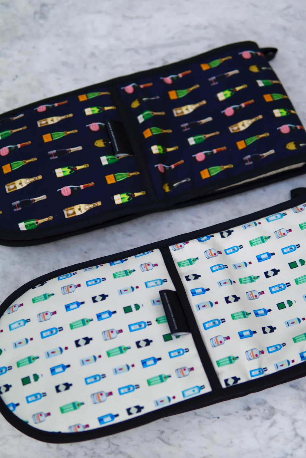 GIN Double Oven Gloves - Image 8