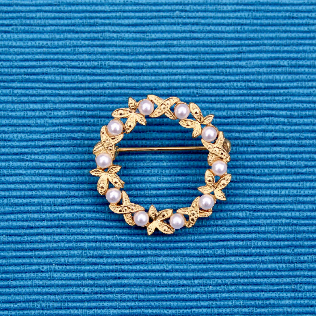 Gold Pearl Wreath Brooch - Image 2