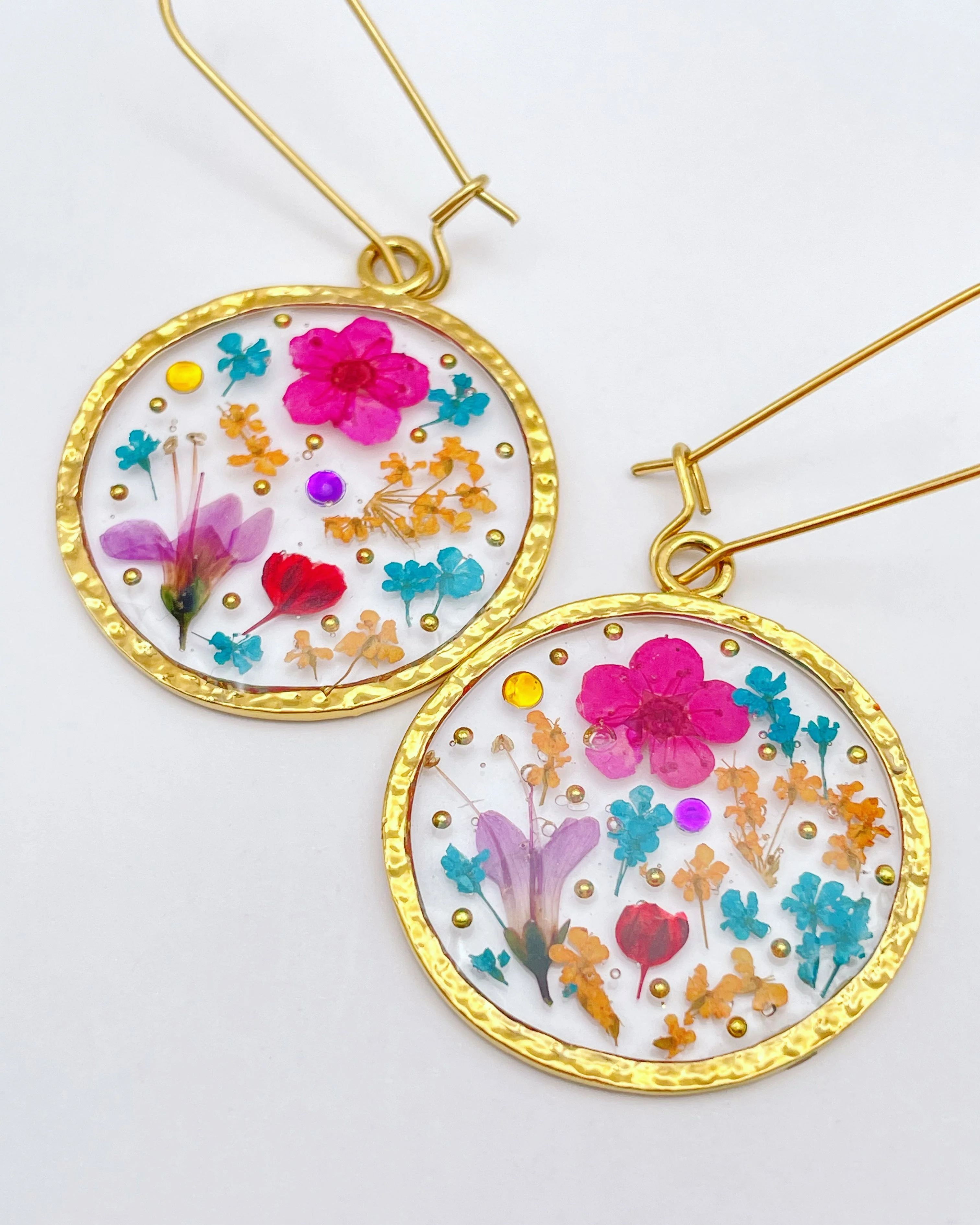 Gold statement earrings with pink flowers - Image 3