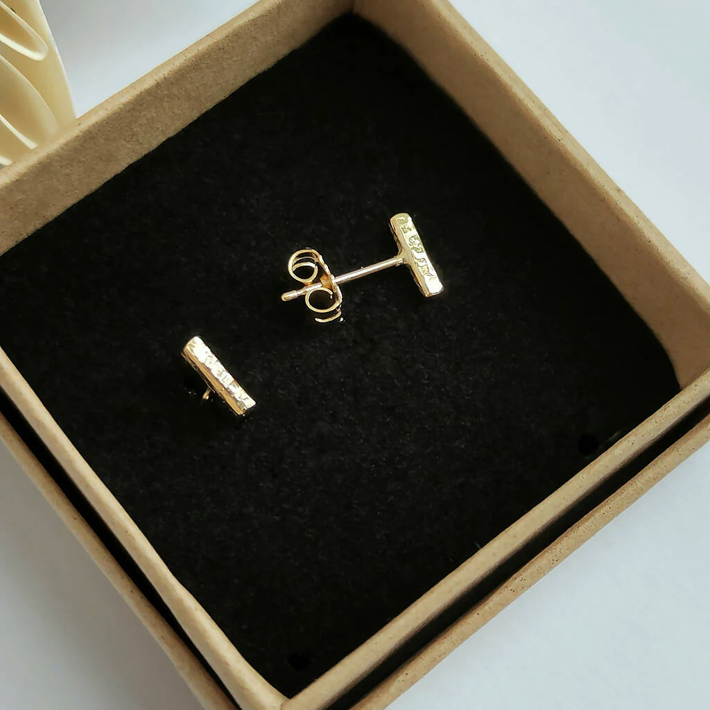 9ct Gold Textured "Bar" Stud Earrings - Image 3