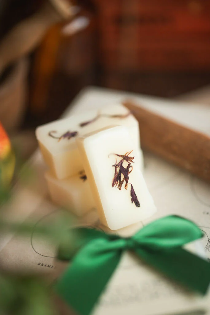 Golden Memories botanical wax melt - Image 2