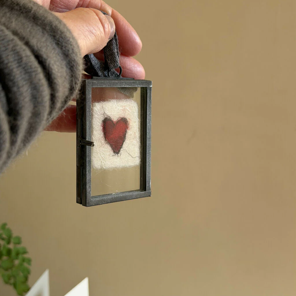 Handmade Card and a Metal Frame - Image 3