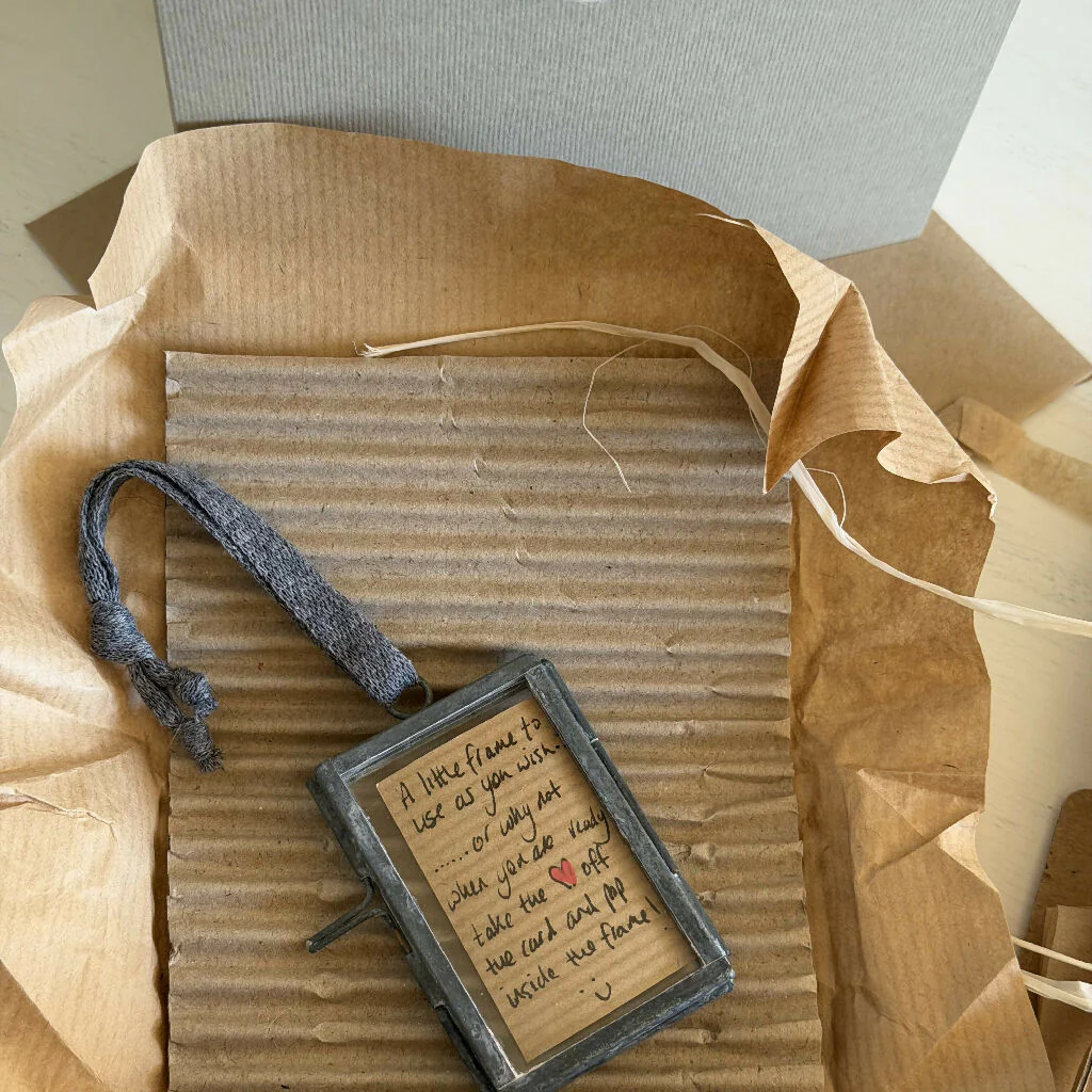 Handmade Card and a Metal Frame - Image 6