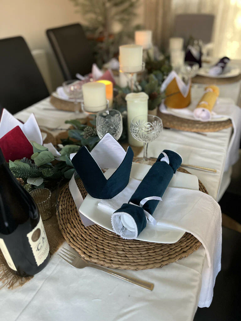 Handmade Velvet Christmas Crackers: Eco-Friendly Reusable Holiday Decor - Image 7