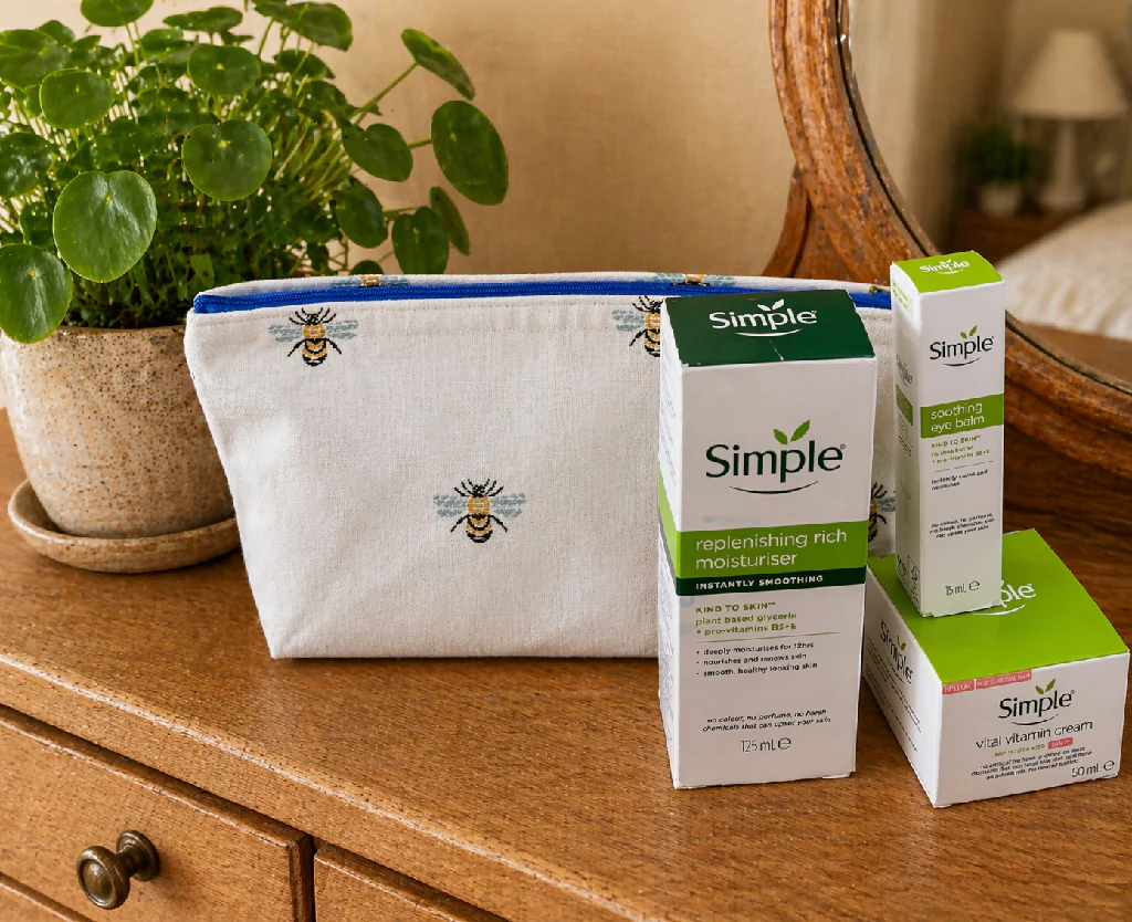 Handmade White  Bee fabric  Wash Bag – Travel Toiletries - Image 4