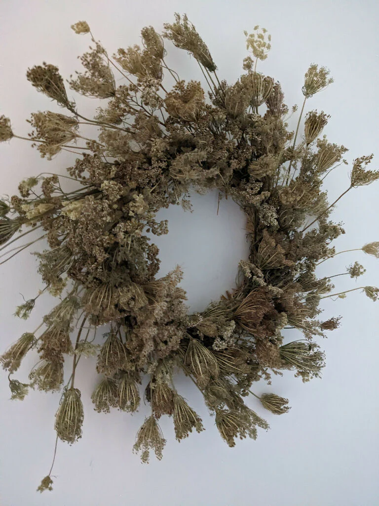Handmade Wreath from Foraged Cows Parsley – 50cm - Image 3