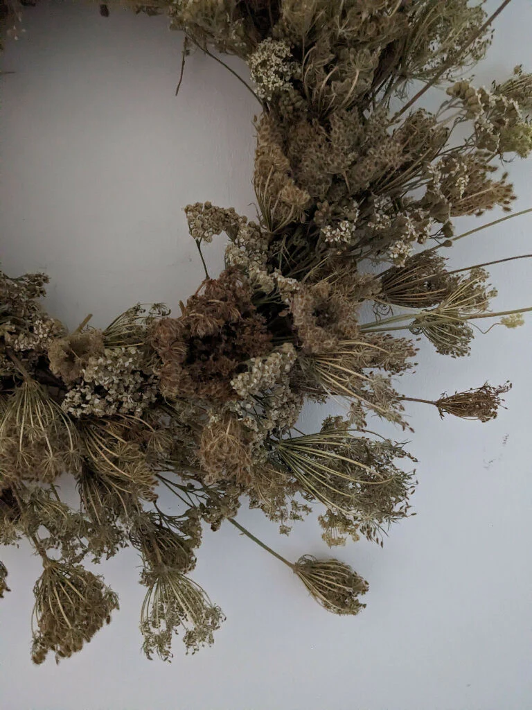 Handmade Wreath from Foraged Cows Parsley – 50cm - Image 6