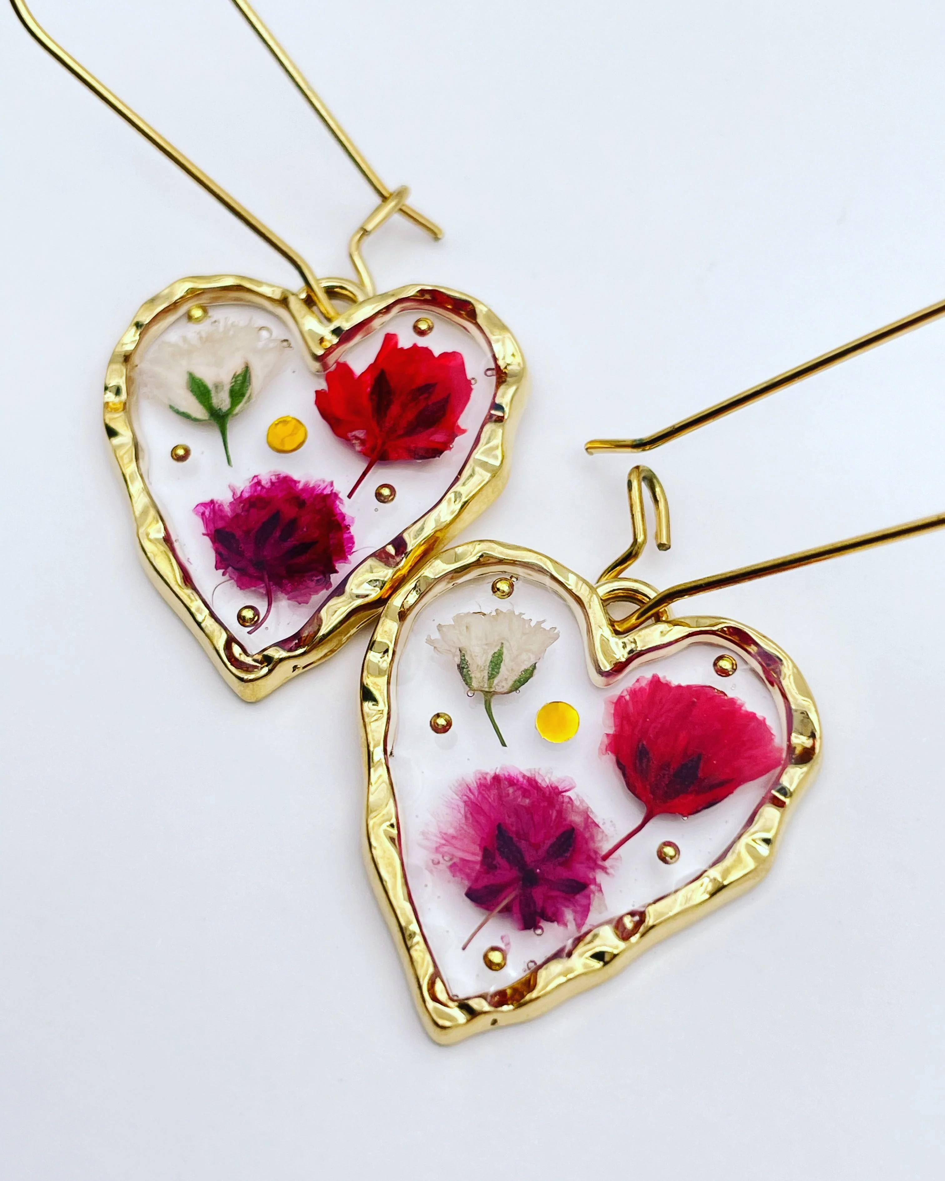 Heart earrings with gypsophila and poppy flowers