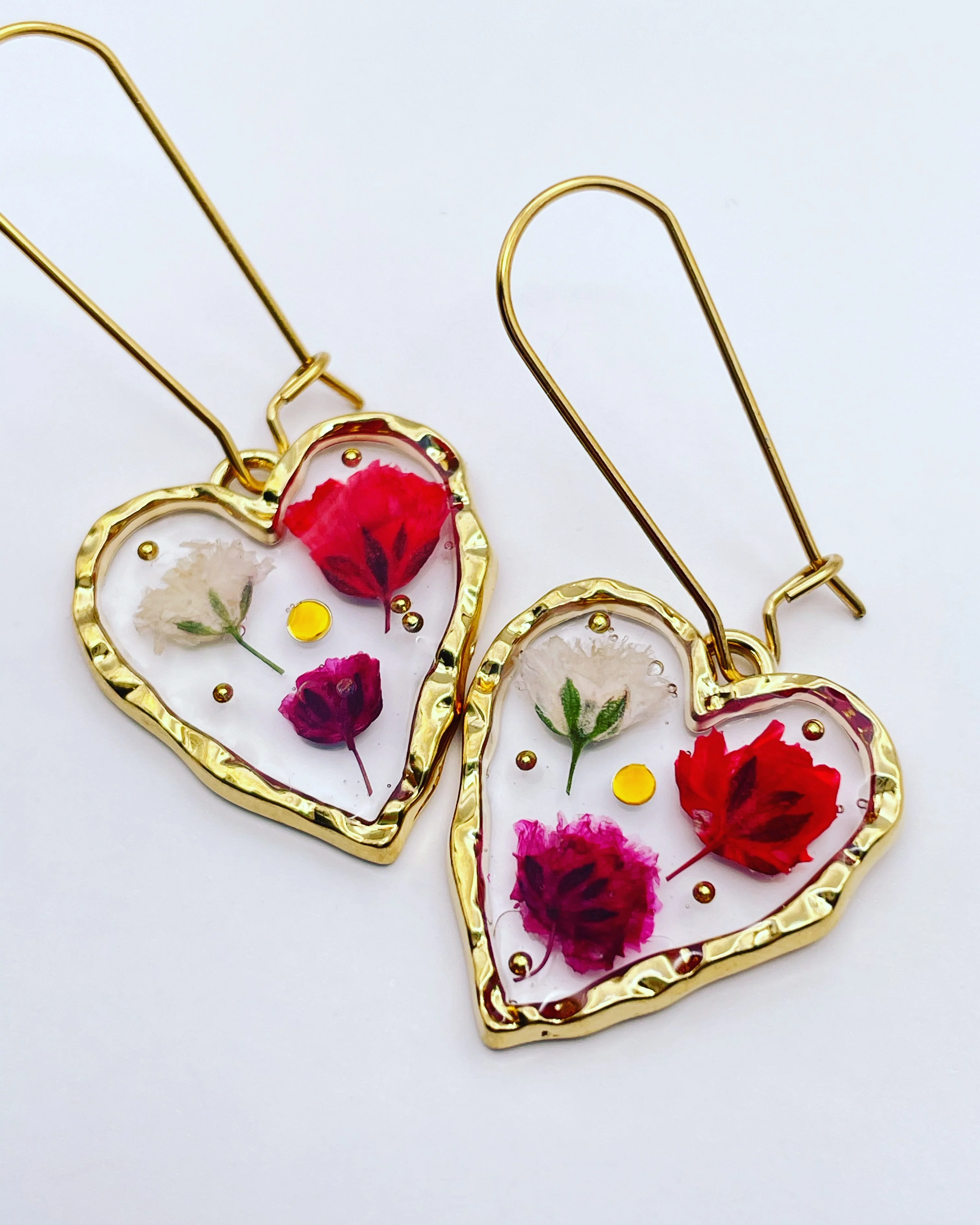 Heart earrings with gypsophila and poppy flowers - Image 6
