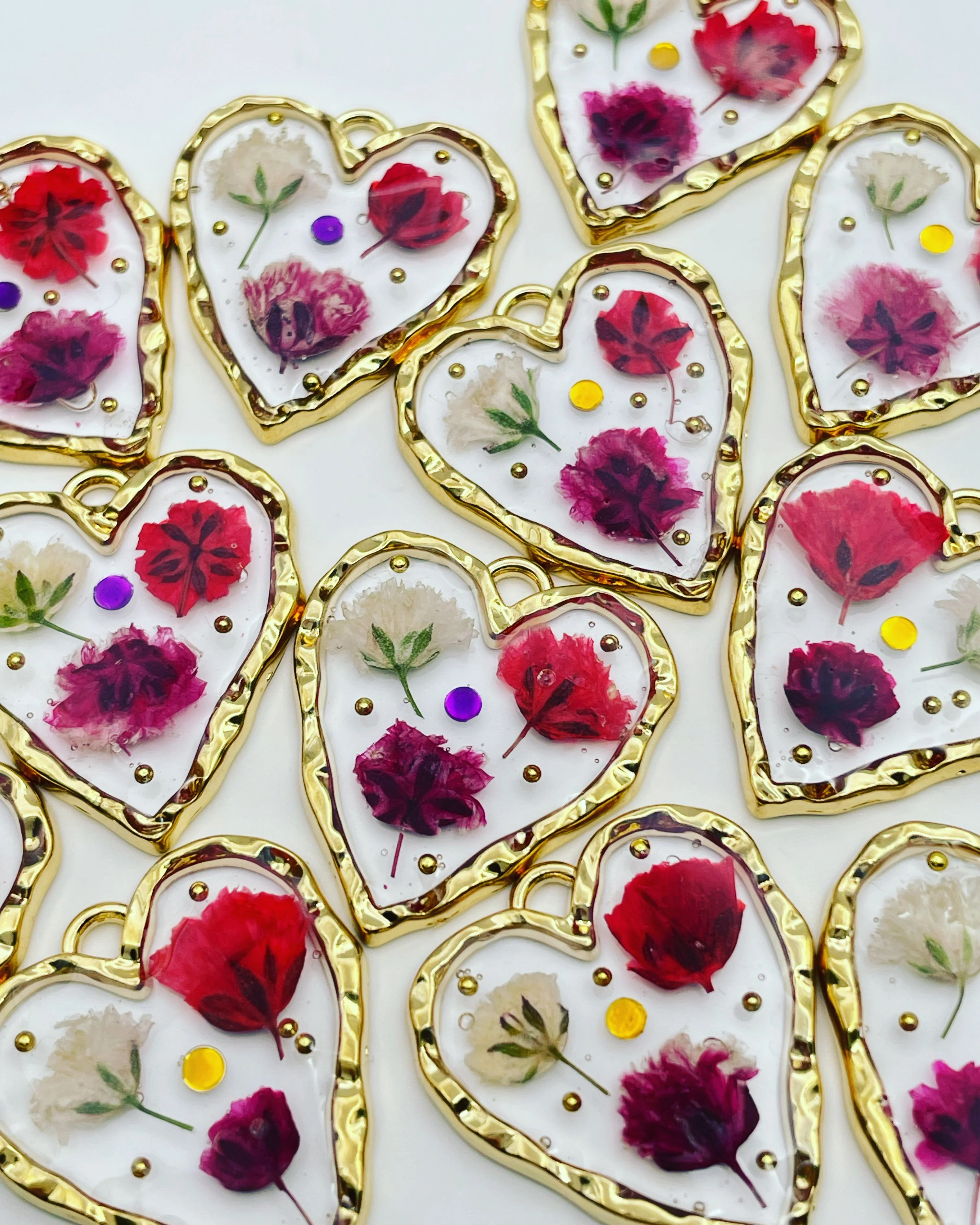 Heart earrings with gypsophila and poppy flowers - Image 7