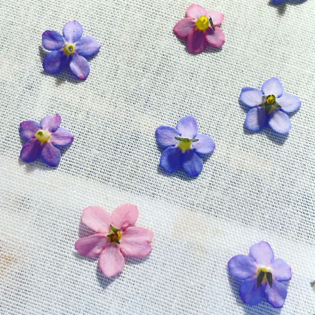 Heart necklace with forget-me-not and pink flowers - Image 8