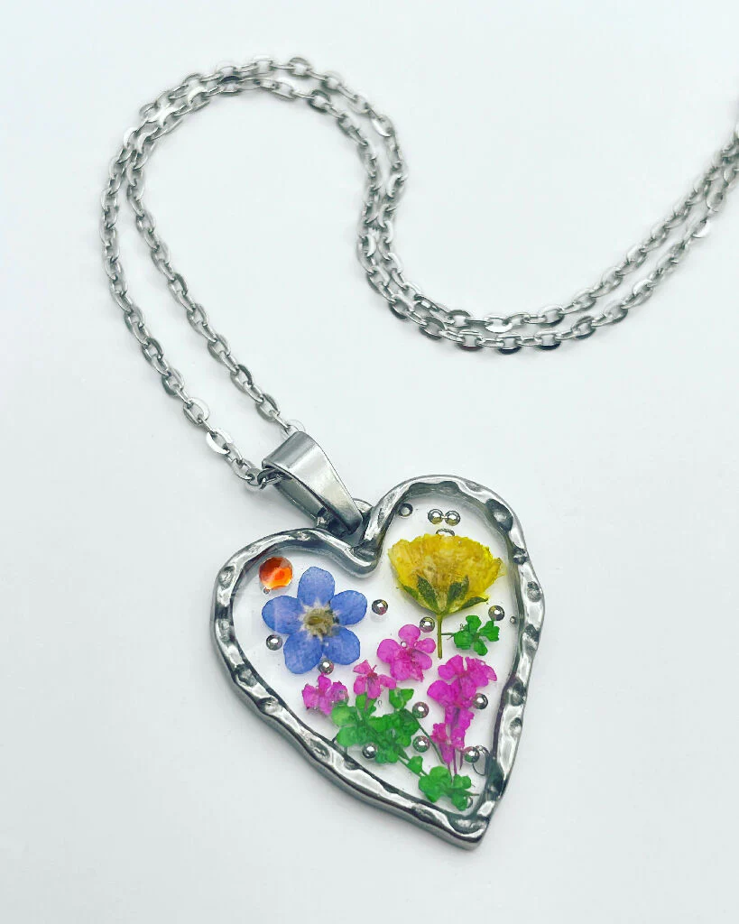 Heart necklace with forget-me-not flowers - Image 5