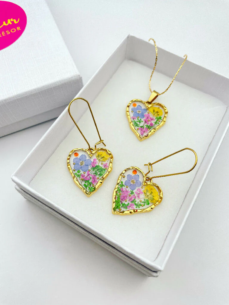Heart necklace with forget-me-not flowers - Image 8