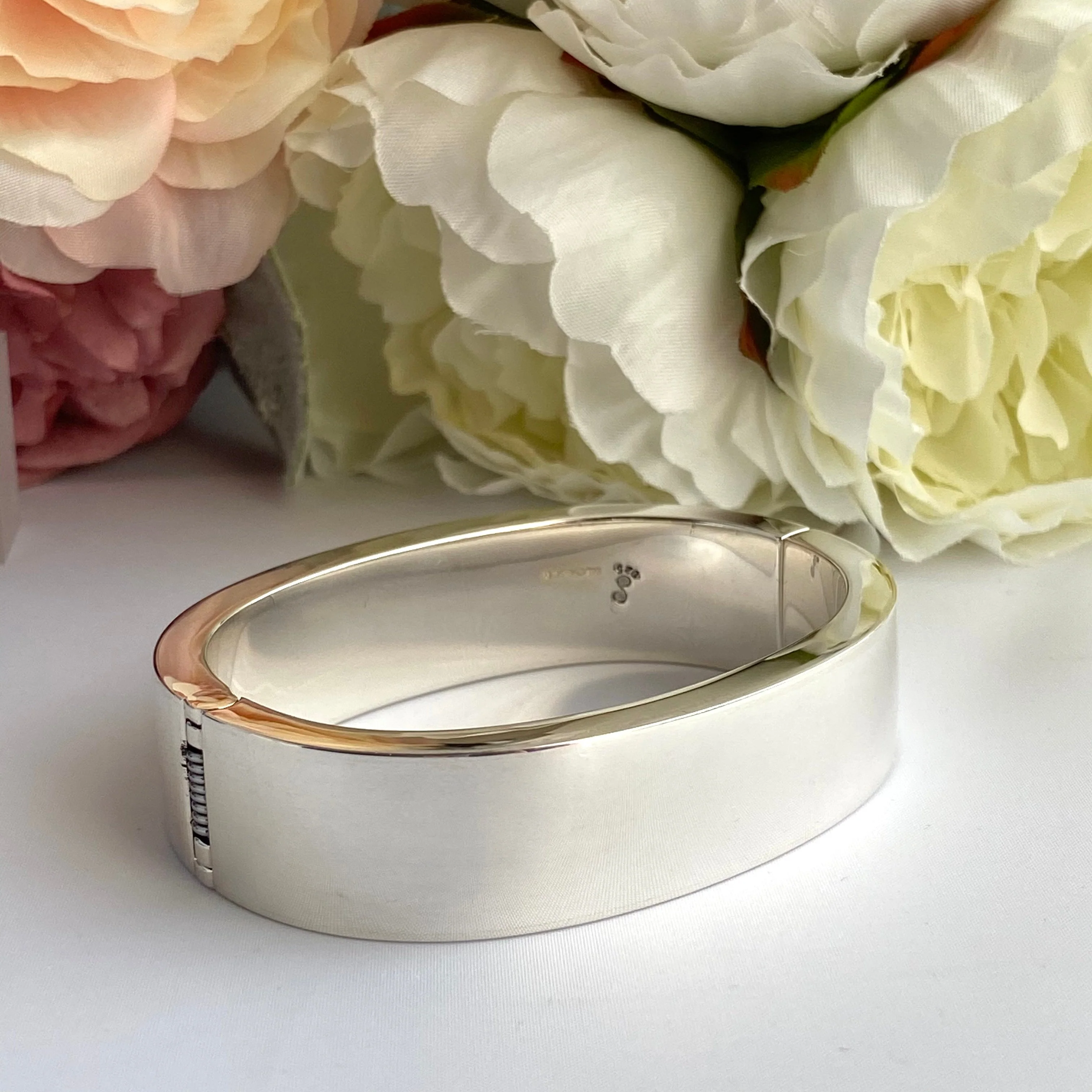 Heavy Chunky Contemporary Hinged Bracelet in Sterling Silver - Image 3