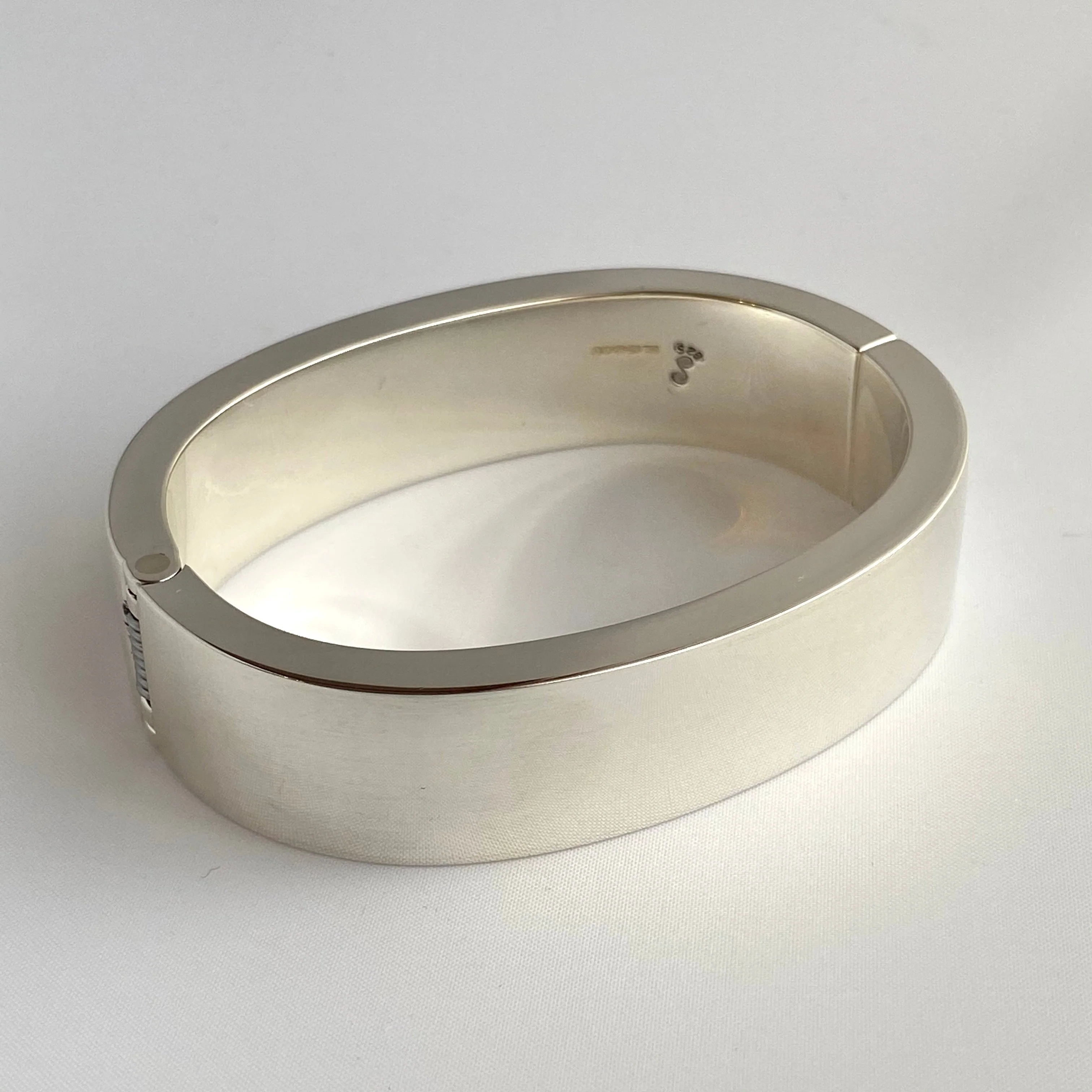 Heavy Chunky Contemporary Hinged Bracelet in Sterling Silver - Image 5