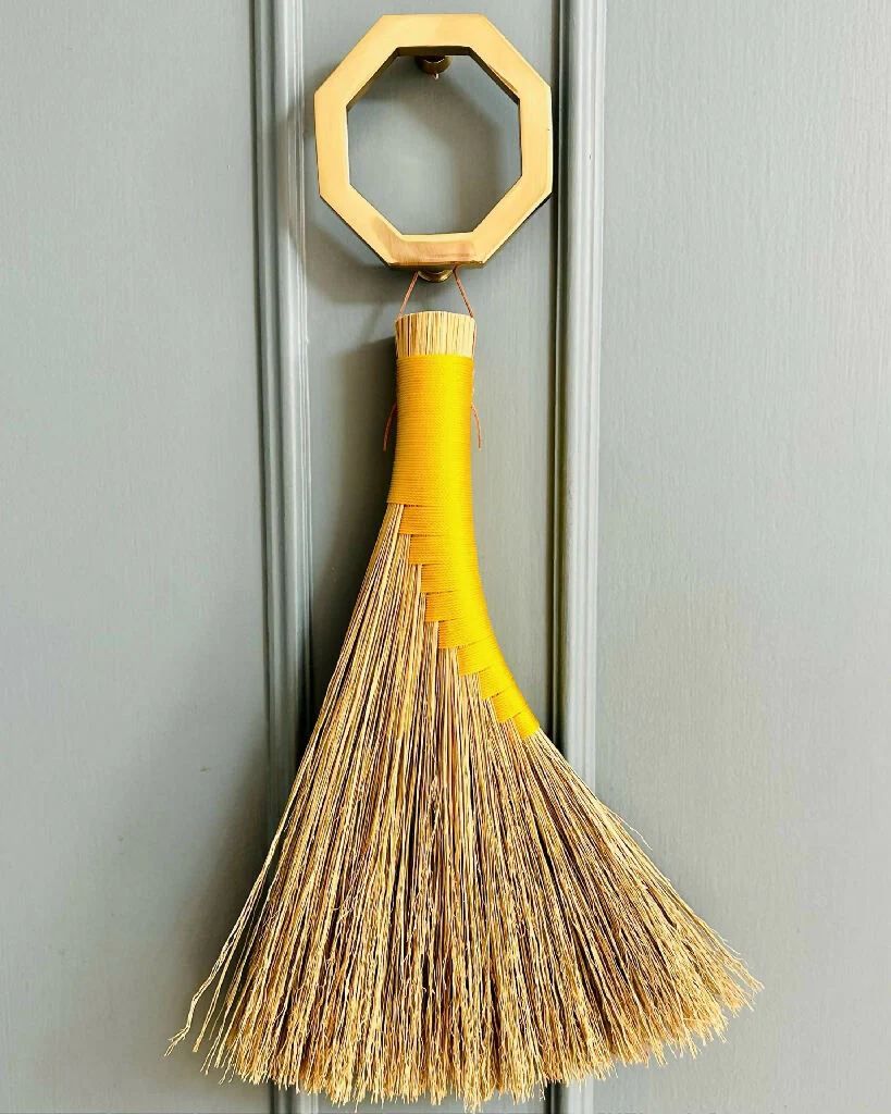 Hens Wing Handbroom - Image 2