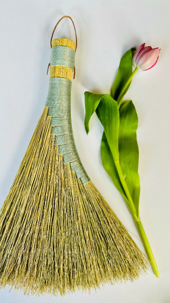 Hens Wing Handbroom - Image 4